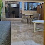 Nyaraló Charming Workshop With Jacuzzi Near Saint-emilion