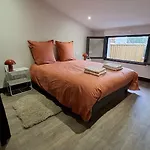 Charming Workshop With Jacuzzi Near Saint-emilion * Branne