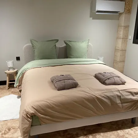 펜션 Charming Workshop With Jacuzzi Near Saint-emilion