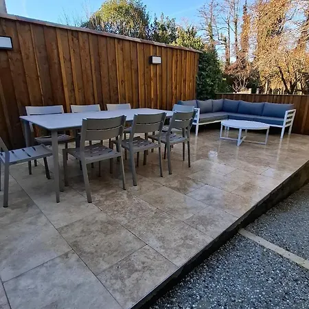 Charming Workshop With Jacuzzi Near Saint-emilion