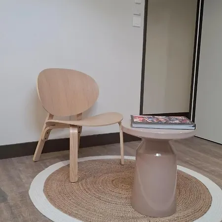 펜션 Charming Workshop With Jacuzzi Near Saint-emilion *