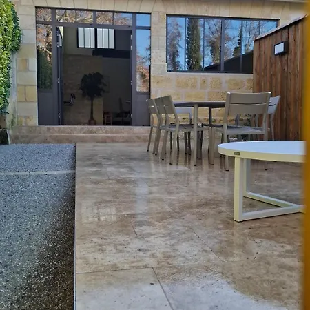 Holiday home Charming Workshop With Jacuzzi Near Saint-emilion