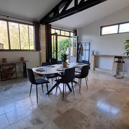 Atelier Climatise Avec Jacuzzi Et Parking Prive * Branne (Gironde)