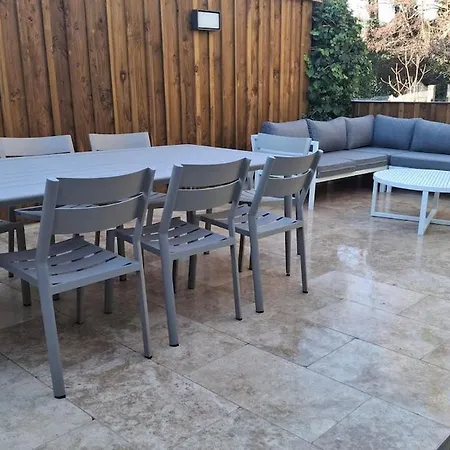 Charming Workshop With Jacuzzi Near Saint-emilion Nyaraló *