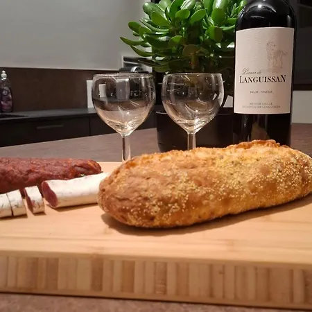 펜션 Charming Workshop With Jacuzzi Near Saint-emilion Branne (Gironde)