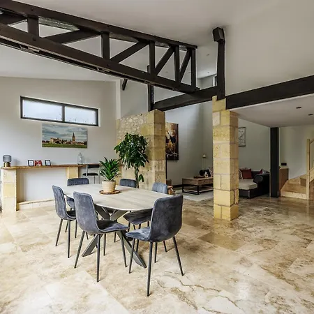 Tatil Evi Atelier Climatise Avec Jacuzzi Et Parking Prive *