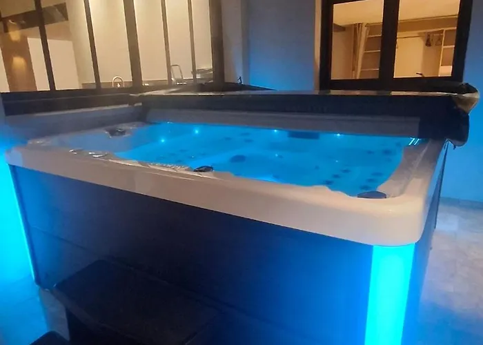 Charming Workshop With Jacuzzi Near Saint-emilion Holiday home