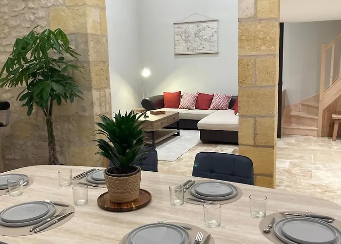 Charming Workshop With Jacuzzi Near Saint-emilion Nyaraló