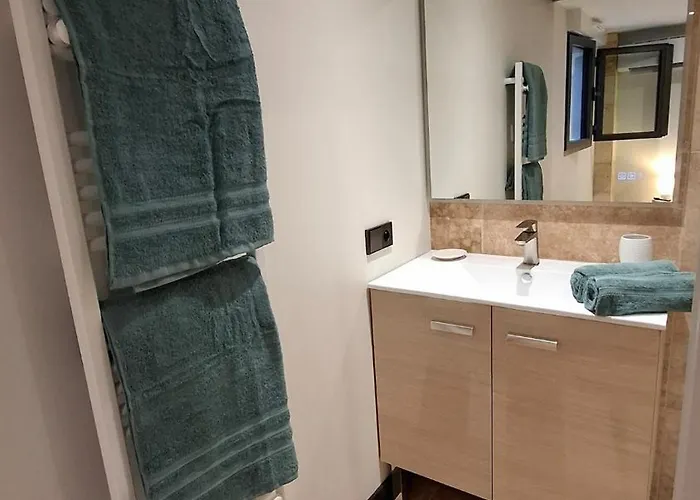 Charming Workshop With Jacuzzi Near Saint-emilion