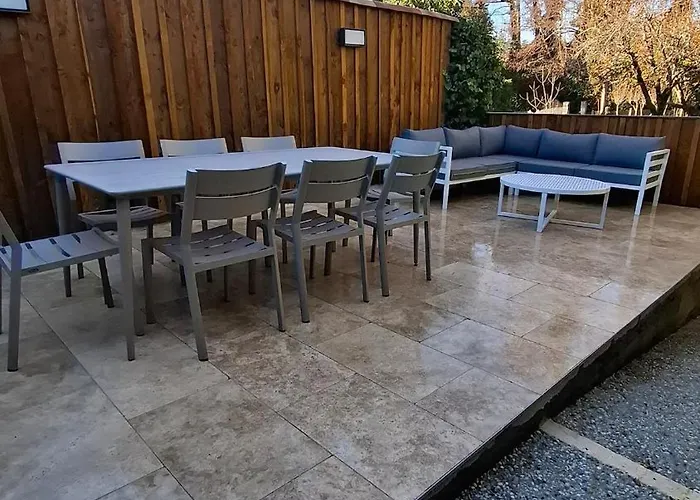 Charming Workshop With Jacuzzi Near Saint-emilion