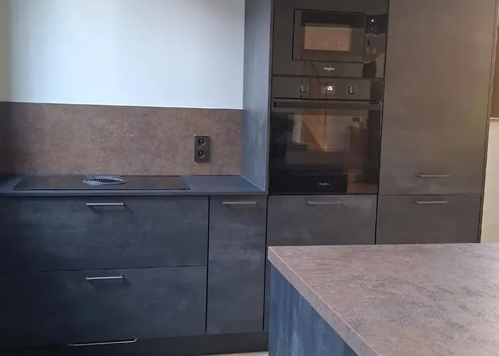 Nyaraló Charming Workshop With Jacuzzi Near Saint-emilion Branne