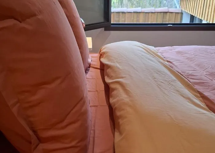 Charming Workshop With Jacuzzi Near Saint-emilion * Branne