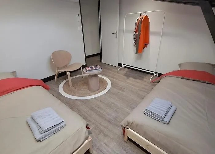 Charming Workshop With Jacuzzi Near Saint-emilion Branne (Gironde)