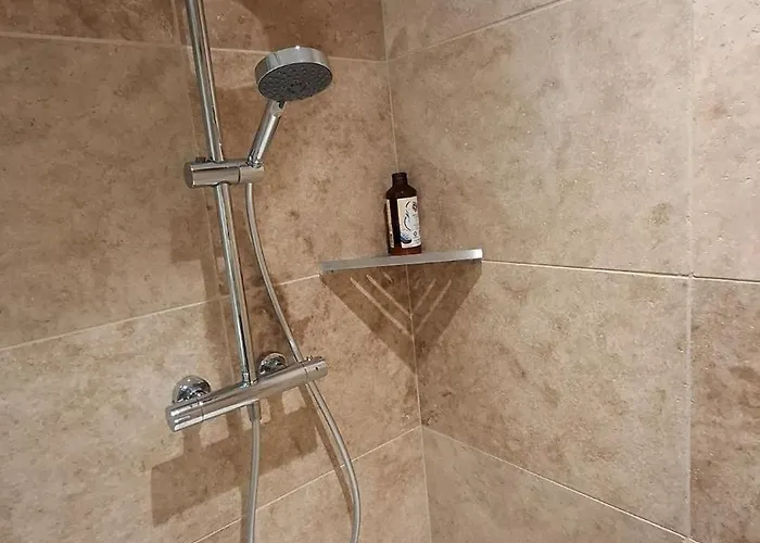 Charming Workshop With Jacuzzi Near Saint-emilion Nyaraló *