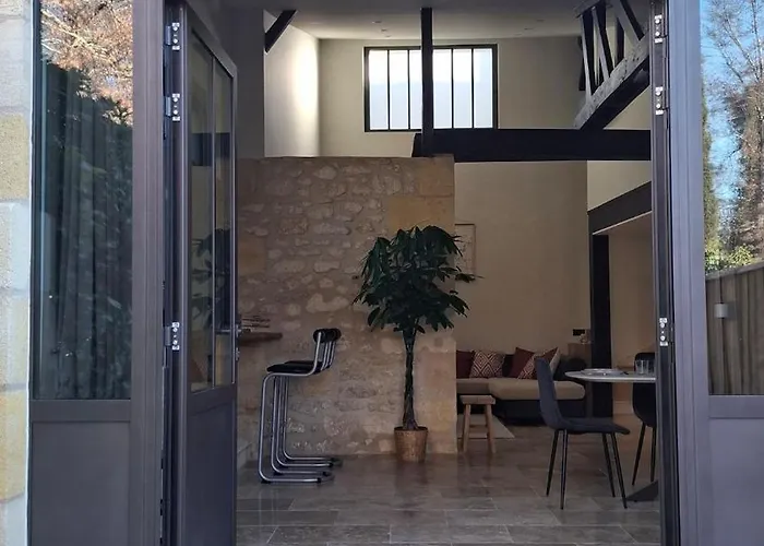 Charming Workshop With Jacuzzi Near Saint-emilion Nyaraló